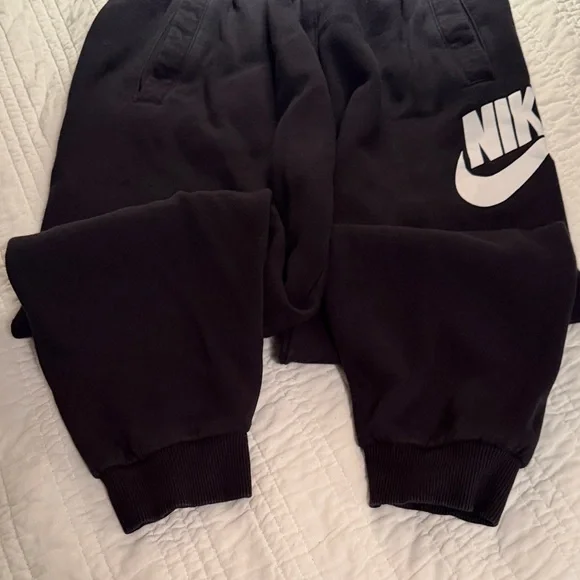 Nike Kids black Joggers - Picture 2 of 4